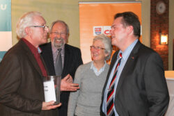 Rolf Kostrzewa, Hans-Jürgen Gärtner, Ulrike Michaelsen, Simon Bussenius; Foto: André Jagusch 